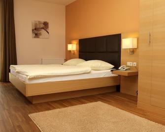 Hotel-Gasthof Graf - Sankt Pölten - Bedroom