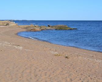 Perfect Family Beach Getaway, walking distance to Restaurants - East Haven - Beach
