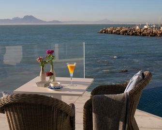 Maison Dedine- Smallluxuryhotels -Adults Only - Sidi Bou Said - Balcón