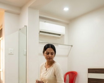 Hotel Golden & Guest House - Palanpur - Bedroom