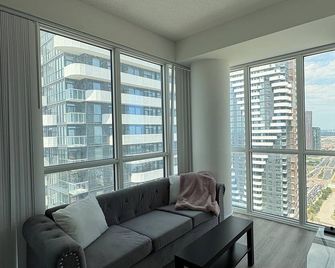 Cozy Condo in Vaughan - Vaughan - Living room