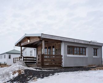Holiday House 2 Wonderful View - Kirkjubaejarklaustur - Building