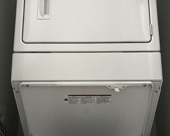 Brand new suite in langley close to everything - Langley - Laundry facility