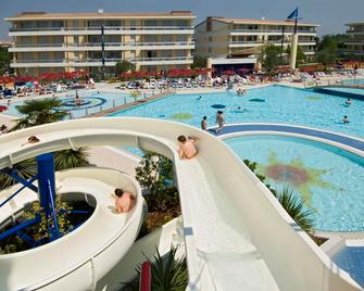 Villaggio Planetarium Resort - Bibione - בריכה