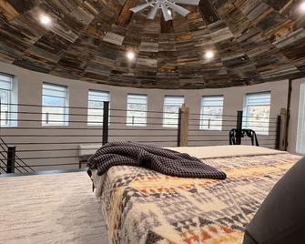 The Barn Silo At Goose Lake Lane - Glendale - Habitación