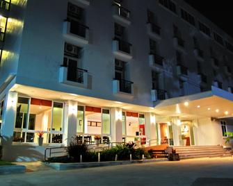 Phaiboonplace Hotel - Kalasin - Edifício