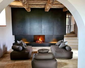 Charming Villa With Infinity Pool Between Pienza And Montepulciano - Montefollonico - Sala de estar