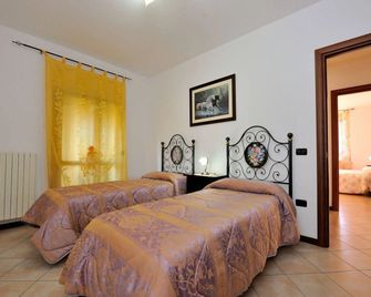Agriturismo Stovali Da Lustrinu - Spoleto - Sypialnia