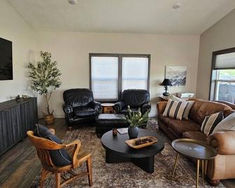 Charming New Lake House - Pierre