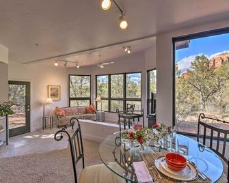 Private Patio and Red Rock Views Sedona Apt! - Sedona - Sala pranzo