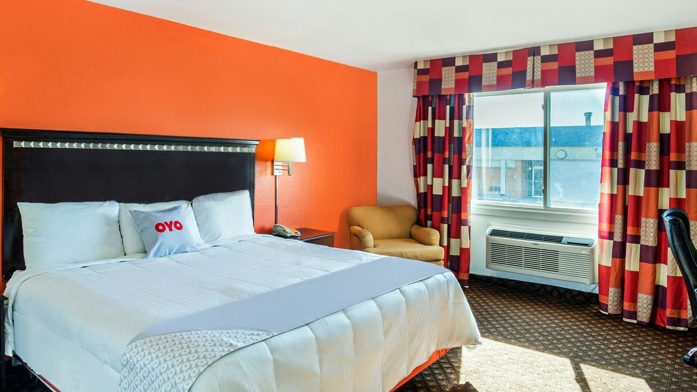 OYO Townhouse Dodge City Ks