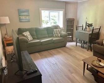 Riverside & Relax Home - Eganville - Living room