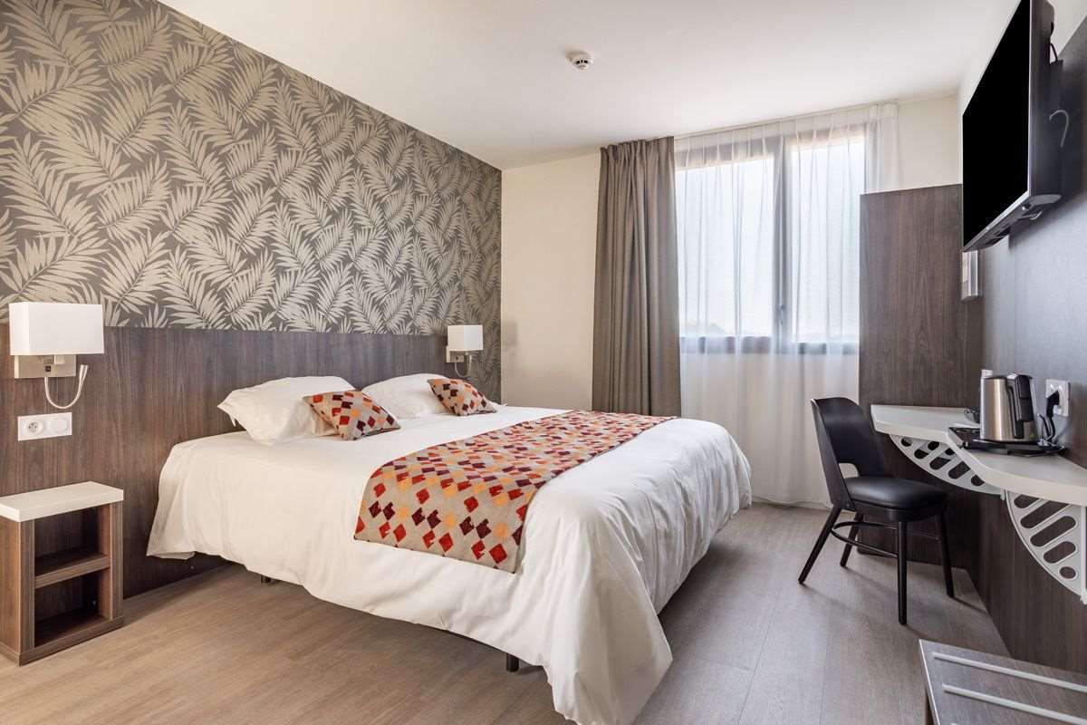 Brit Hotel Ploermel - Hotel de l'Hippodrome - Ploërmel - Ložnice