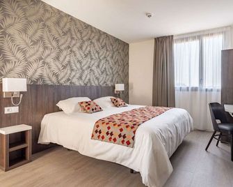 Brit Hotel Ploermel - Hotel de l'Hippodrome - Ploërmel - Ložnice