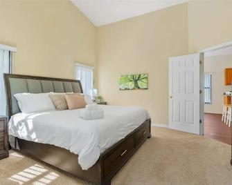 Free Pool Heat - Entire Villa - Near Disney, 3 Brs - Four Corners - Habitación