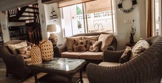 Summer House Inn San Andres - San Andrés - Living room