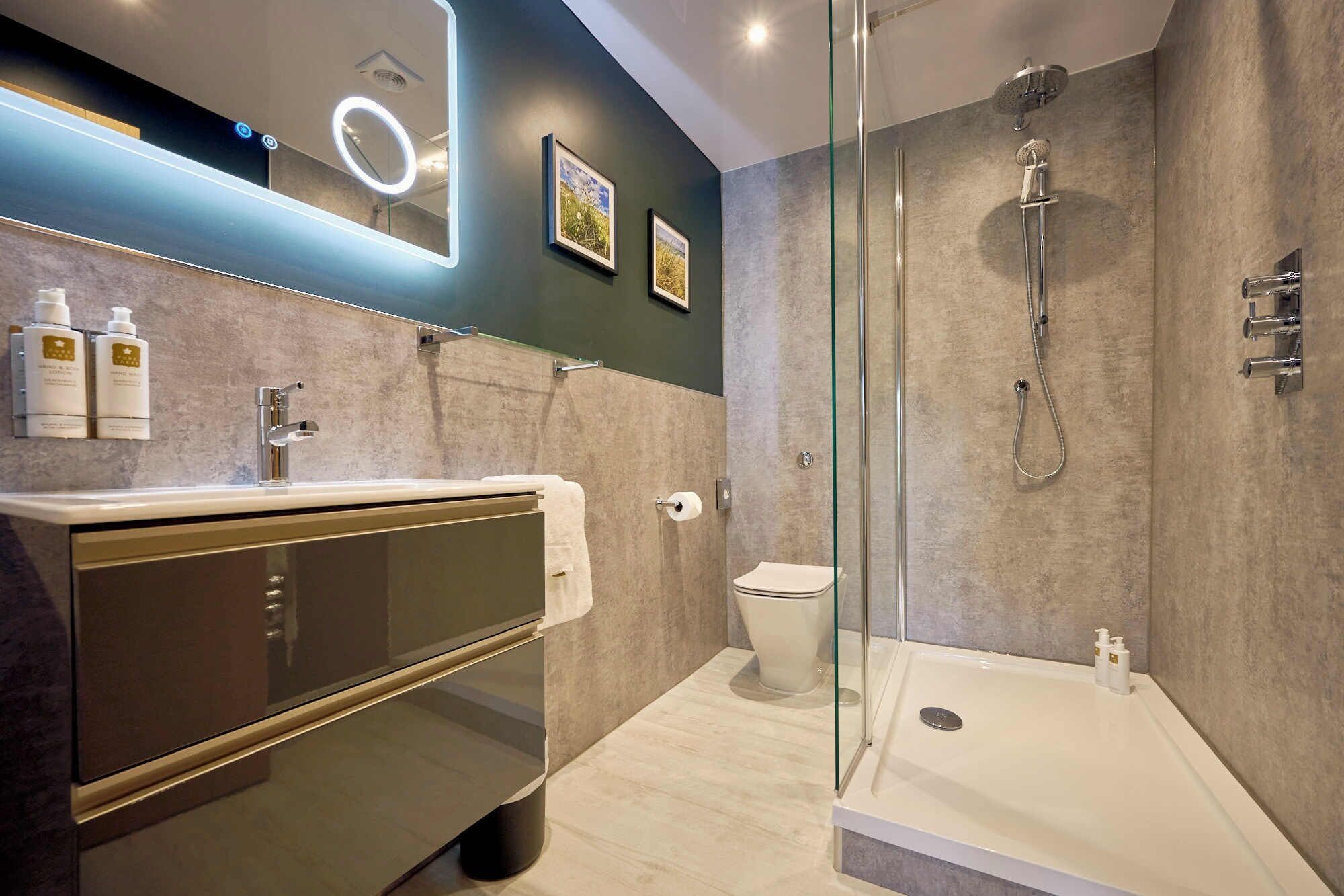 The Melbreak Hotel - Workington - Baño