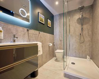 The Melbreak Hotel - Workington - Baño
