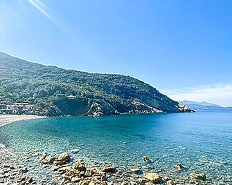 Cozy apartment in Nisportino with WiFi - Nisporto - Plage