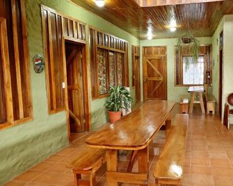 Hotel El Amanecer - Santa Elena - Dining room