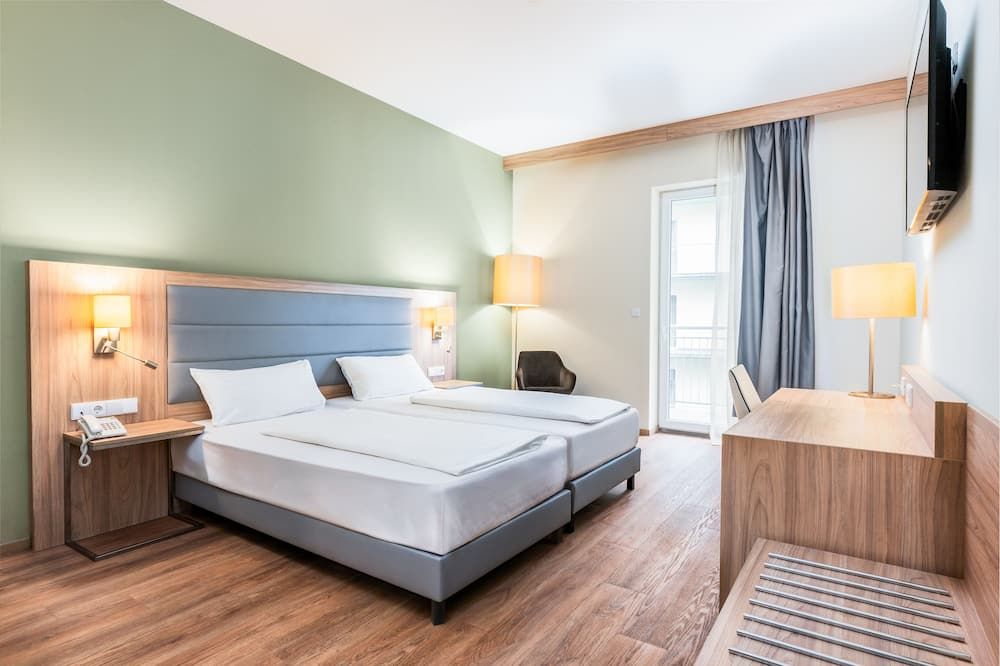 Akeah Verdi Budapest thumbnail 3