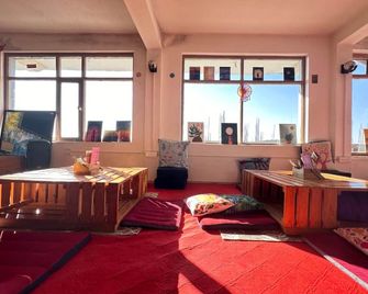 Utopia Hostel Dharamkot Mcleodganj - Dharamshala