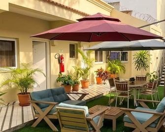 Natalia Guest House - Luanda - Patio