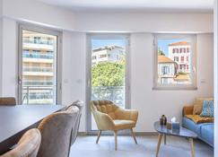 Cannes Center, Renovated Apartment with Balcony, Ideal for Holidays or Congress! - Cannes - Pokój dzienny