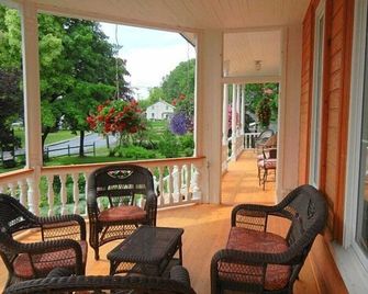Auberge Du Sault-A-La-Puce - Château-Richer - Balcony