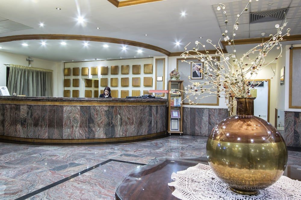 Canifor Hotel - Saint Paul’s Bay - Receptionist