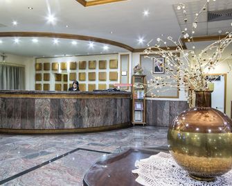 Canifor Hotel - Saint Paul’s Bay - Front desk