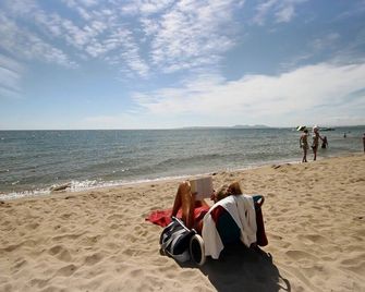 Villa in Empuriabrava with Pool Canal Access - Empuriabrava - Strand