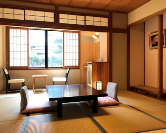 Yuraku - Misasa - Eetruimte