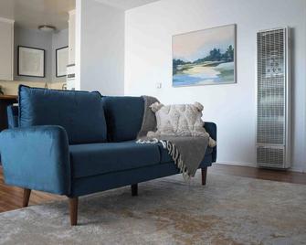 Clean 1BD Apartment by the Ocean - El Segundo - Sala de estar