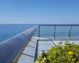 Hotel Admeto - Marinella - Balkon
