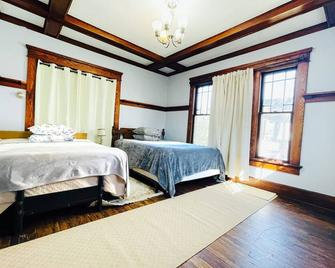 Spacious 4-bedroom house with AC, WiFi in Mansfield - Mansfield - Bedroom