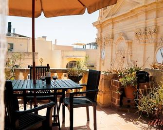 A Pretty Duplex Apartment in a Gozo Village Square - Victoria - Balcony