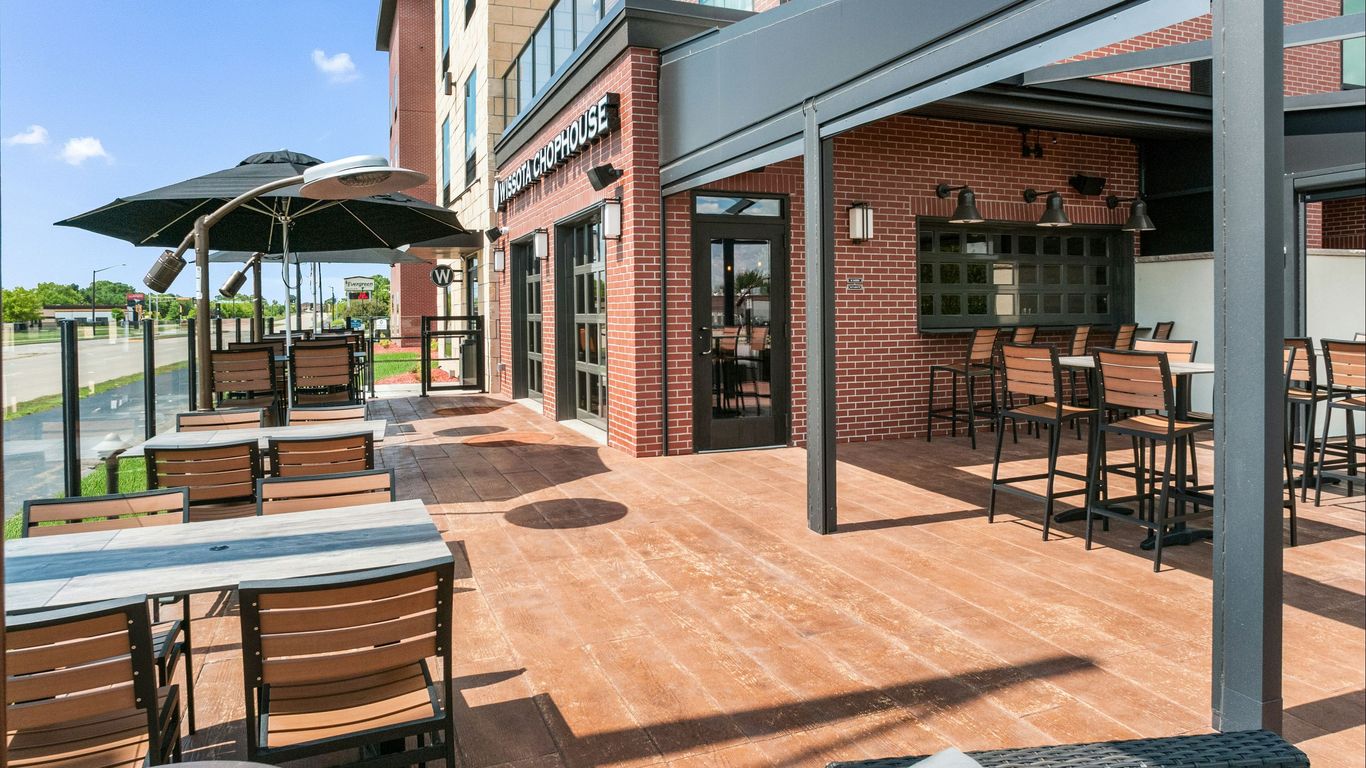 Cobblestone Hotel & Suites Appleton International Airport