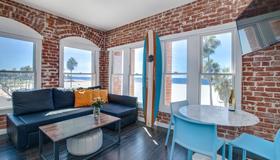 Venice Breeze Suites - Los Angeles - Oturma odası
