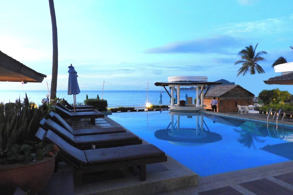 The Beachfront Hostel - קו סאמוי - בריכה