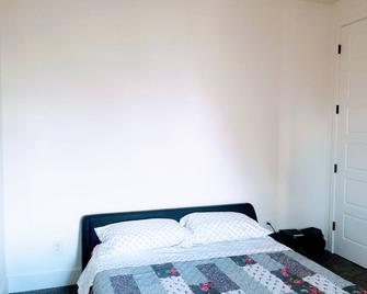 Private Guest Suite - Visalia - Schlafzimmer
