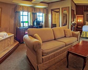The Guv'Nor Inn - St. John's - Living room