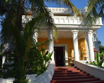 Mansion Giahn Bed & Breakfast - Cancun - Dış görünüm