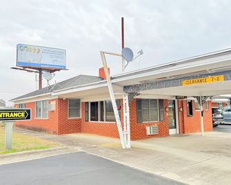 Deluxe inn - Wilson - Gebouw