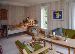 Amazing Home In Sandefjord With Wifi - Sandefjord - Living room