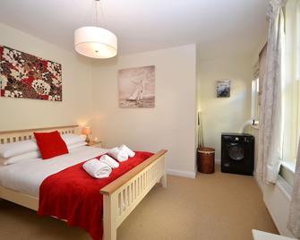 George & Dragon - Dartmouth - Bedroom