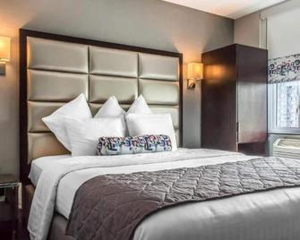 Umbrella Hotel Bronx - Bronx - Bedroom