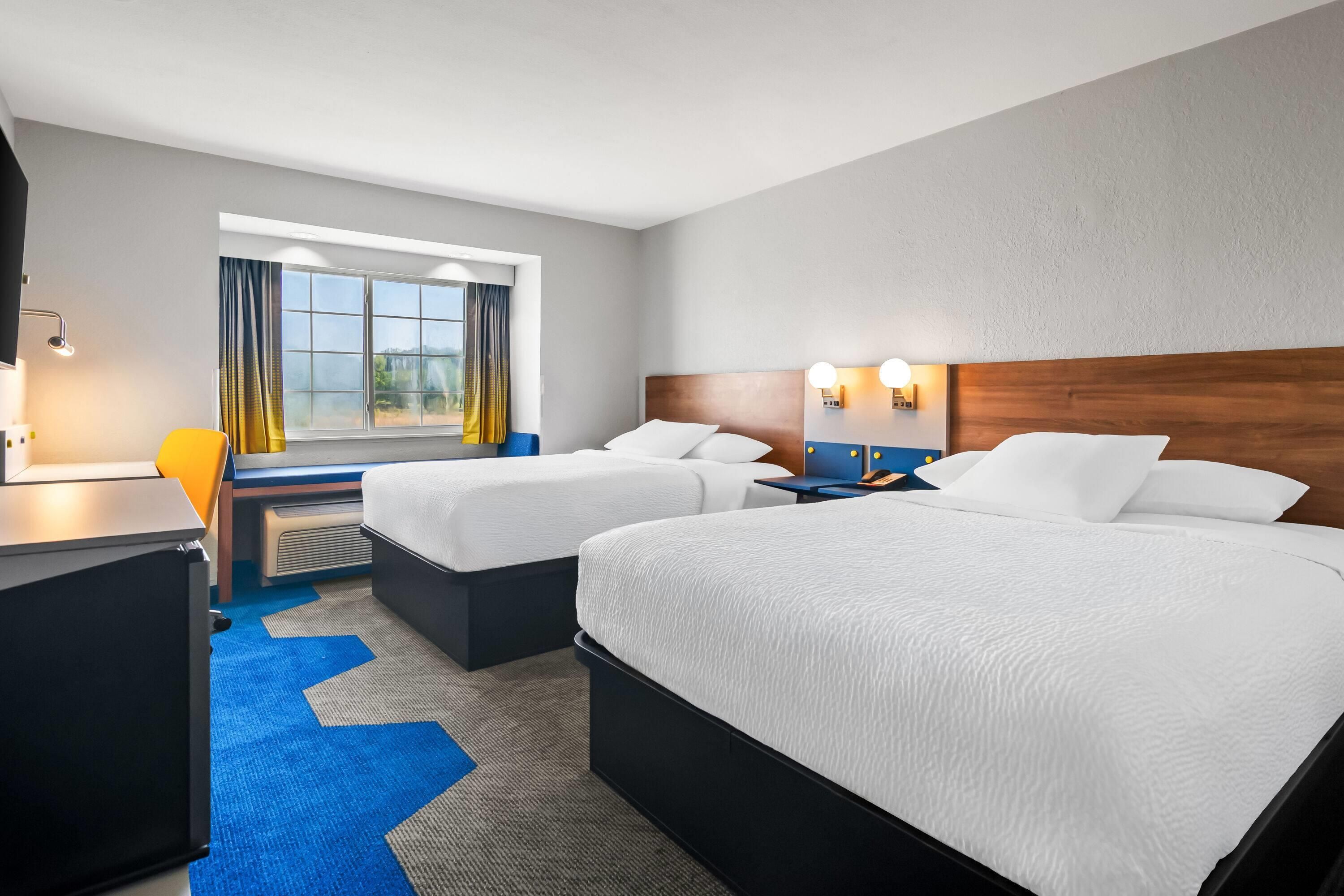 Microtel Inn & Suites by Wyndham Joplin - Joplin - Kamar Tidur