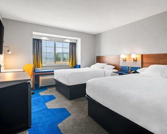 Microtel Inn & Suites by Wyndham Joplin - Joplin - Kamar Tidur