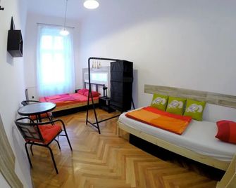 Friends Hostel & Apartments - Budapest